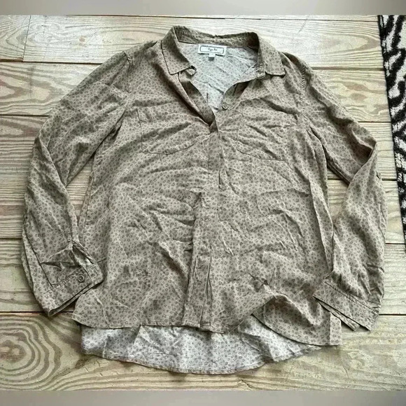 Hippie rose 100% rayon button down top size small - Picture 1 of 3